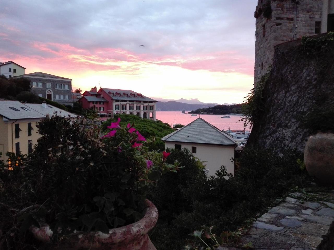 New Hotel Genio Porto Venere Exterior photo